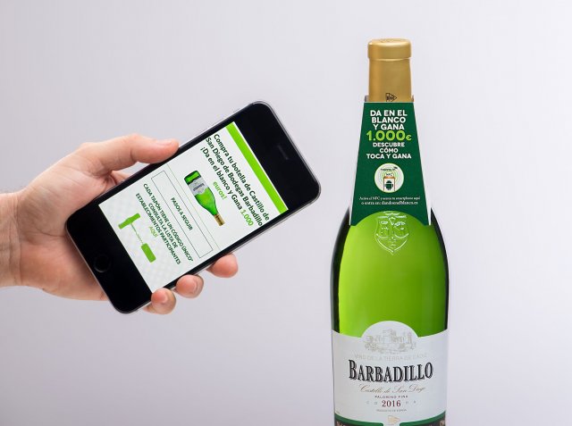 Spanish winemaker launches smart bottles